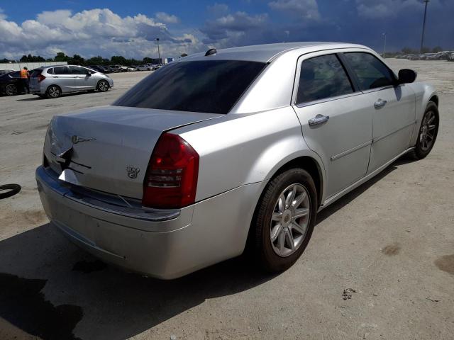 Photo 4 from auction – 2005 CHRYSLER 300C with VIN 2C3AA63H85H673454