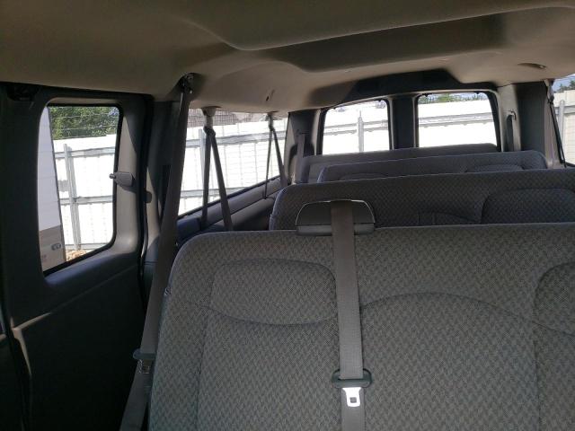 Photo 6 from auction – 2003 CHEVROLET EXPRESS G3 with VIN 1GAHG39U131215447