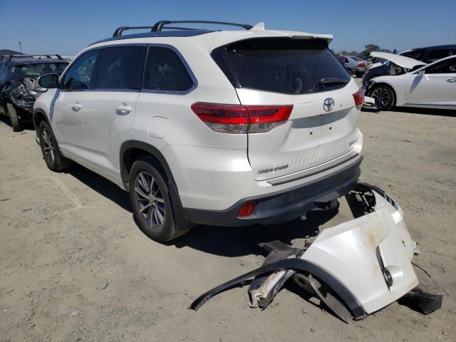Photo 3 from auction – 2017 TOYOTA HIGHLANDER with VIN 5TDJZRFH8HS363103