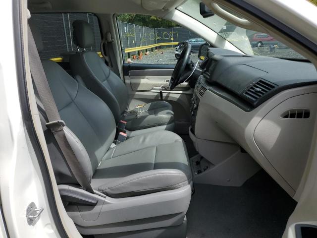 Photo 5 from auction – 2011 VOLKSWAGEN ROUTAN SE with VIN 2V4RW3DG9BR767066