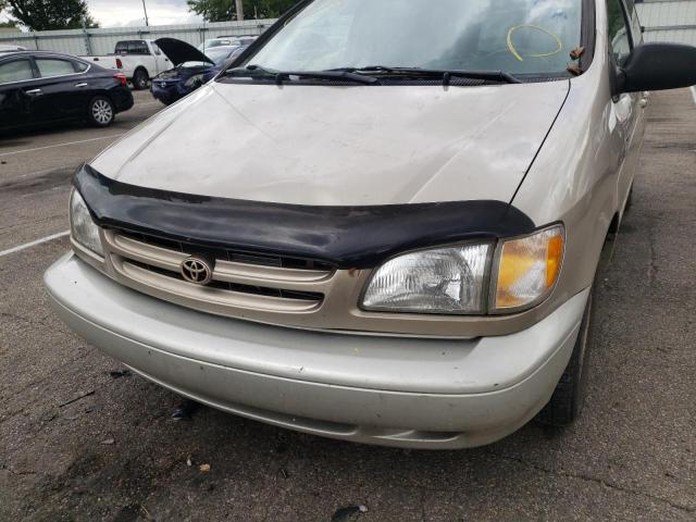 Photo 9 from auction – 2000 TOYOTA SIENNA LE with VIN 4T3ZF13C3YU259610