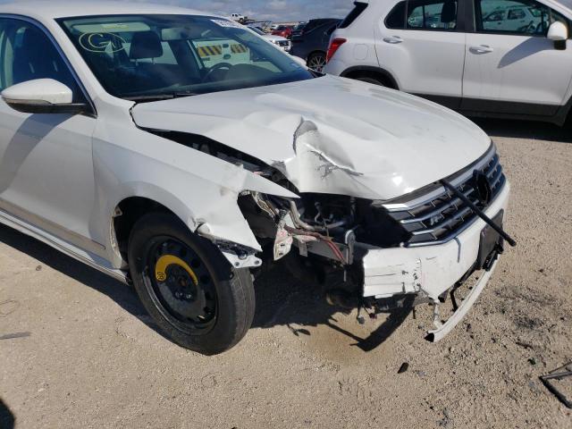 Photo 9 from auction – 2016 VOLKSWAGEN PASSAT S with VIN 1VWAT7A32GC063300