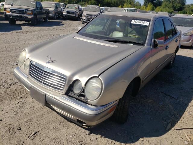 Photo 2 from auction – 1996 MERCEDES-BENZ E 320 with VIN WDBJF55F6TJ020117