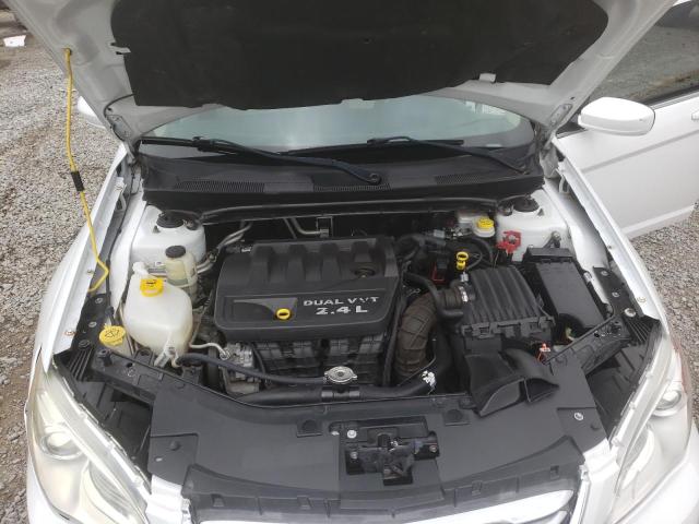 Photo 7 from auction – 2014 CHRYSLER 200 LX with VIN 1C3CCBAB9EN125142