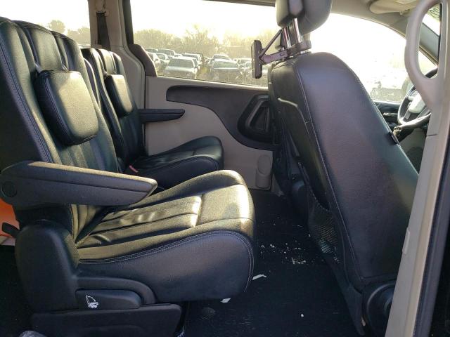 Photo 6 from auction – 2016 CHRYSLER TOWN & COU with VIN 2C4RC1BGXGR221071