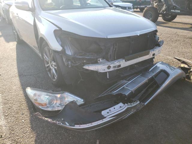 Photo 9 from auction – 2010 HYUNDAI GENESIS 4. with VIN KMHGC4DF3AU110929