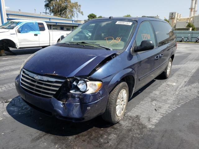 Photo 2 from auction – 2005 CHRYSLER TOWN & COU with VIN 2C4GP44R95R446879