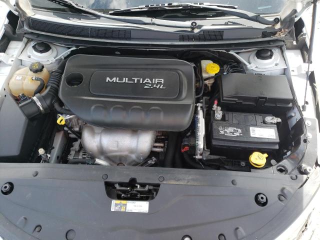 Photo 7 from auction – 2015 CHRYSLER 200 LIMITE with VIN 1C3CCCAB8FN596772