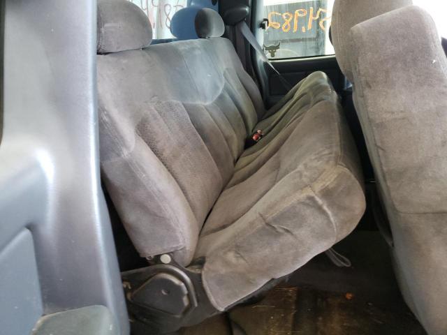 Photo 6 from auction – 2001 CHEVROLET SILVERADO with VIN 1GCHK29UX1E140351