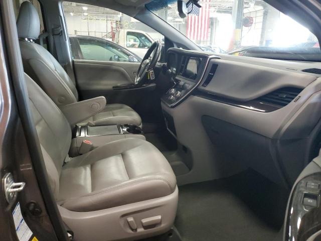 Photo 5 from auction – 2015 TOYOTA SIENNA XLE with VIN 5TDDK3DC9FS124422