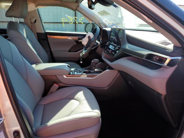 Photo 5 from auction – 2022 TOYOTA HIGHLANDER with VIN 5TDXBRCH1NS543263