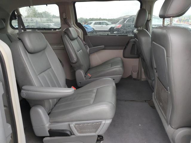 Photo 6 from auction – 2010 CHRYSLER TOWN & COU with VIN 2A4RR5D18AR188894