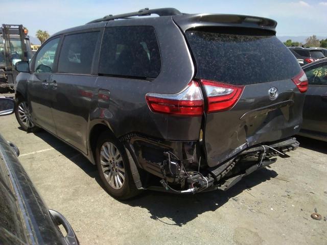 Photo 3 from auction – 2017 TOYOTA SIENNA XLE with VIN 5TDYZ3DC7HS853356