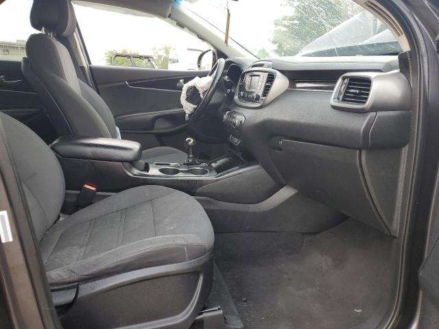 Photo 5 from auction – 2016 KIA SORENTO LX with VIN 5XYPGDA33GG014778