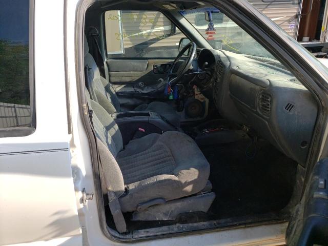 Photo 5 from auction – 2002 CHEVROLET BLAZER LT with VIN 1GNDT13W12K146257
