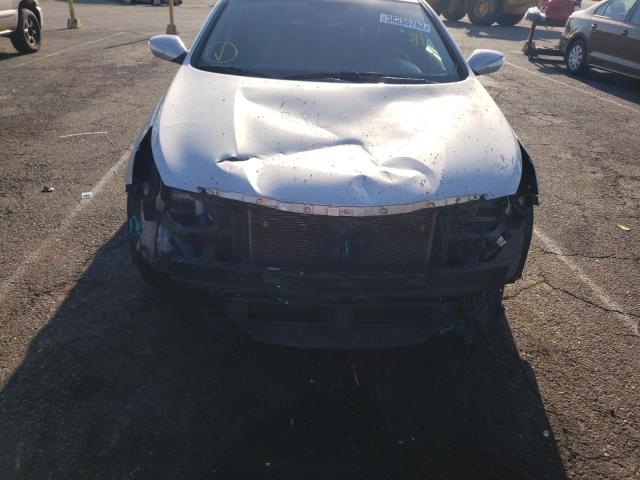 Photo 9 from auction – 2012 HYUNDAI SONATA HYB with VIN KMHEC4A40CA033645