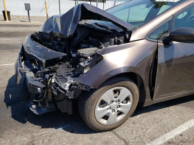Photo 9 from auction – 2017 KIA FORTE LX with VIN 3KPFK4A78HE020281