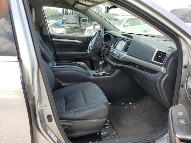Photo 5 from auction – 2016 TOYOTA HIGHLANDER with VIN 5TDZKRFH9GS171288