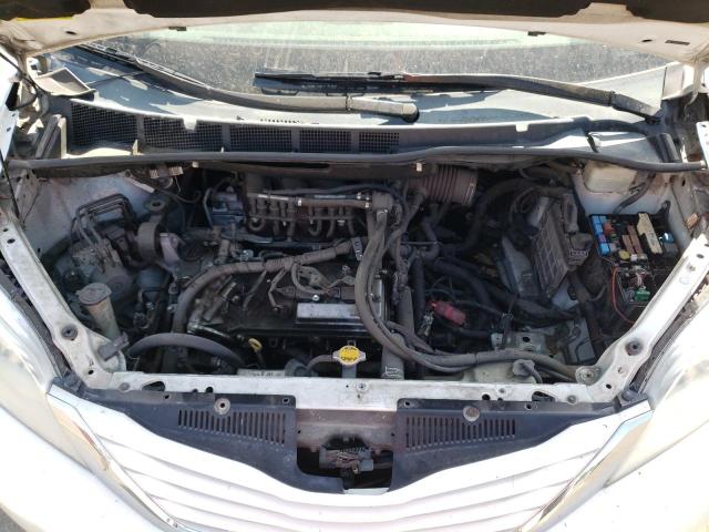 Photo 7 from auction – 2015 TOYOTA SIENNA LE with VIN 5TDKK3DC4FS580450