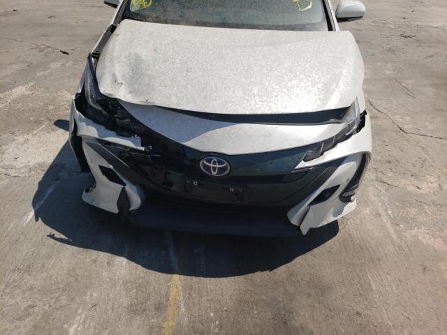 Photo 9 from auction – 2017 TOYOTA PRIUS PRIM with VIN JTDKARFP8H3001891