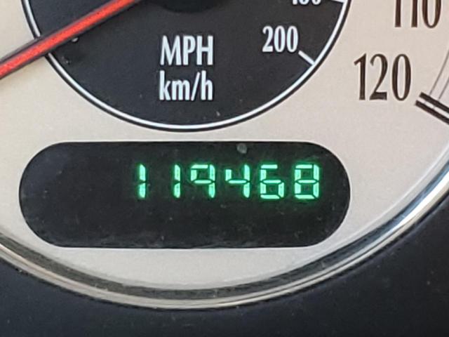 Photo 8 from auction – 2002 CHRYSLER TOWN & COU with VIN 2C8GP64L72R796769