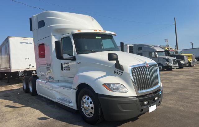 INTERNATIONAL LT625 2018 with VIN 3HSDZAPR1JN552382 - Photo from auction
