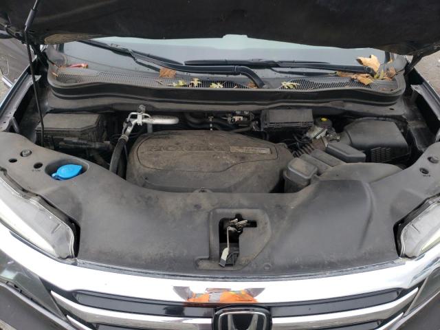 Photo 7 from auction – 2017 HONDA PILOT TOUR with VIN 5FNYF6H97HB025644