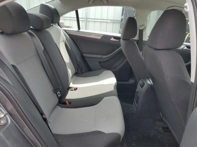 Photo 6 from auction – 2017 VOLKSWAGEN JETTA S with VIN 3VW2B7AJ3HM372263