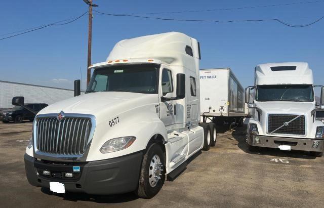 Photo 2 from auction – 2018 INTERNATIONAL LT625 with VIN 3HSDZAPR1JN552382