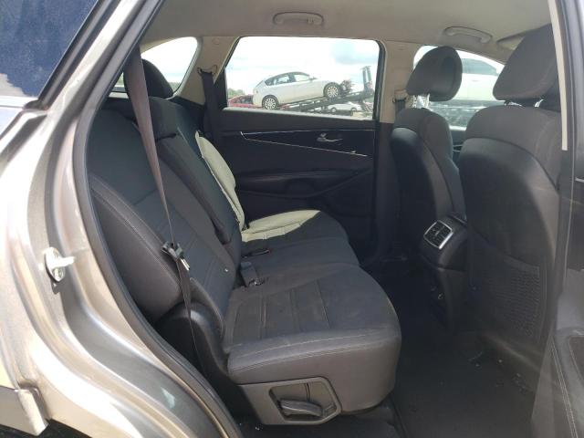 Photo 6 from auction – 2016 KIA SORENTO LX with VIN 5XYPG4A36GG040274