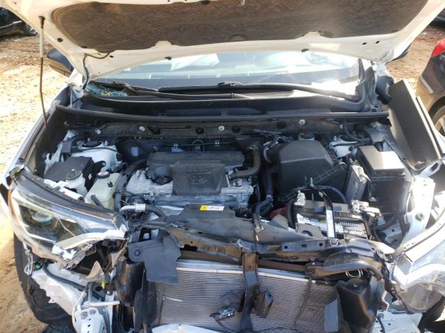 Photo 7 from auction – 2017 TOYOTA RAV4 LE with VIN JTMZFREV8HJ120133