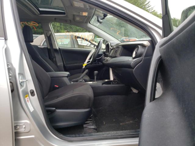 Photo 5 from auction – 2015 TOYOTA RAV4 XLE with VIN JTMRFREV4FD135952