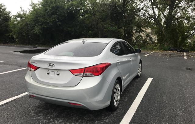 Photo 4 from auction – 2012 HYUNDAI ELANTRA GL with VIN 5NPDH4AE1CH145244