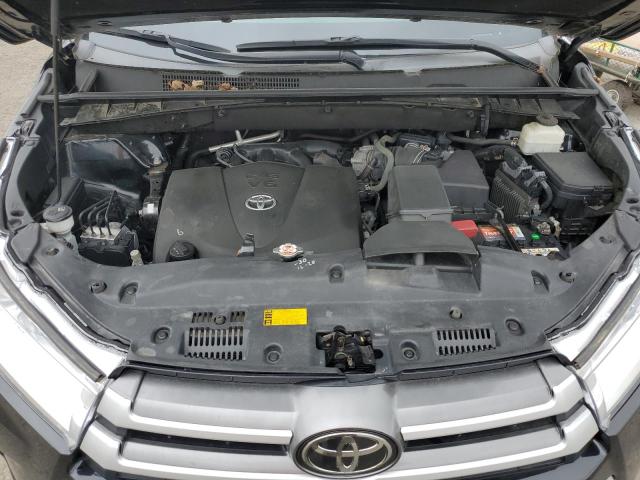 Photo 7 from auction – 2017 TOYOTA HIGHLANDER with VIN 5TDJZRFH3HS463707