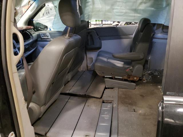 Photo 6 from auction – 2008 CHRYSLER TOWN & COU with VIN 2A8HR54PX8R722700