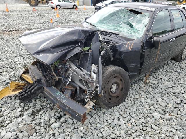 Photo 9 from auction – 2003 FORD CROWN VICT with VIN 2FAFP71W53X214186