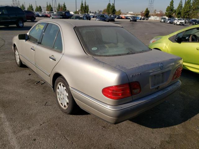 Photo 3 from auction – 1997 MERCEDES-BENZ E 300D with VIN WDBJF20F8VA320170