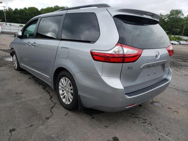 Photo 3 from auction – 2017 TOYOTA SIENNA XLE with VIN 5TDYZ3DC2HS817770