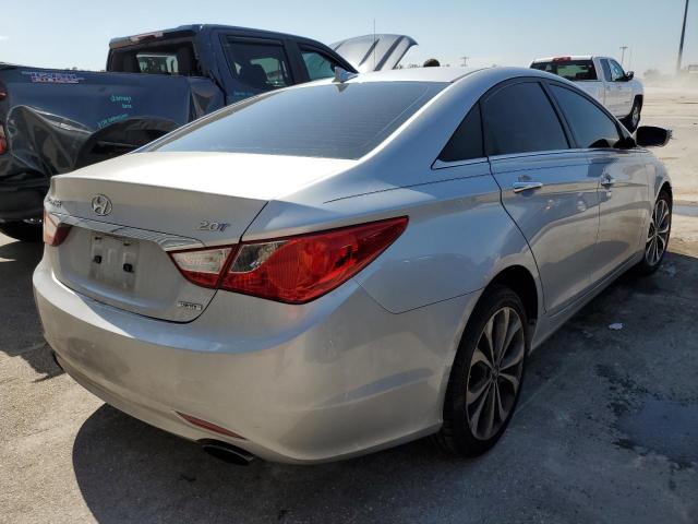 Photo 4 from auction – 2013 HYUNDAI SONATA SE with VIN 5NPEC4AB7DH701874