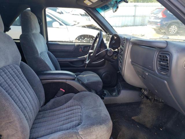 Photo 5 from auction – 2001 CHEVROLET BLAZER with VIN 1GNCT18W51K248180