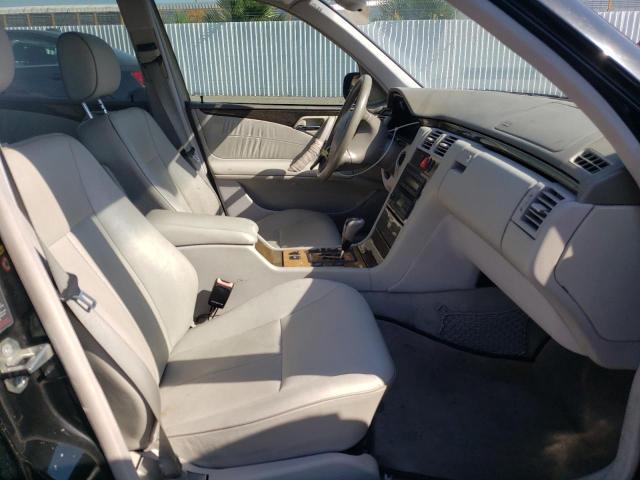 Photo 5 from auction – 2002 MERCEDES-BENZ E320 with VIN WDBJF65J22B483908