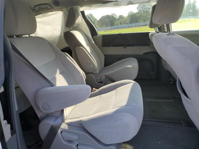 Photo 6 from auction – 2015 TOYOTA SIENNA LE with VIN 5TDJK3DC7FS126284