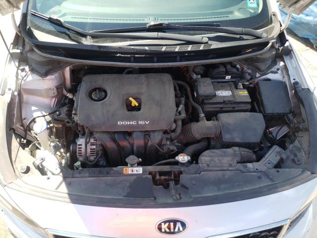 Photo 7 from auction – 2017 KIA FORTE LX with VIN 3KPFK4A72HE018400