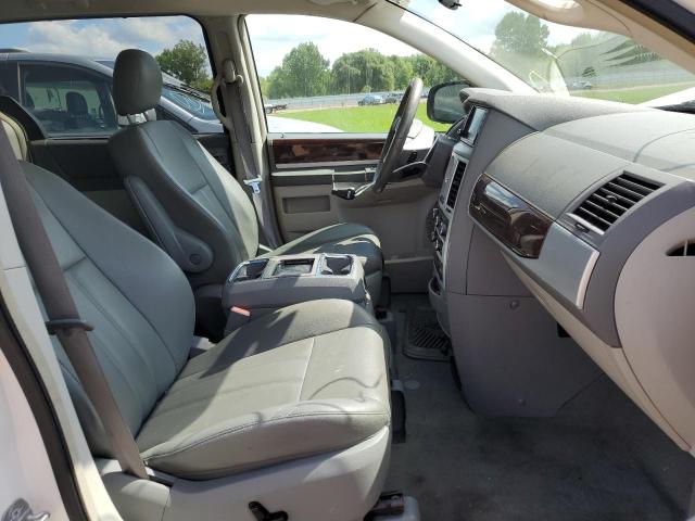 Photo 5 from auction – 2010 CHRYSLER TOWN & COU with VIN 2A4RR5D12AR113947