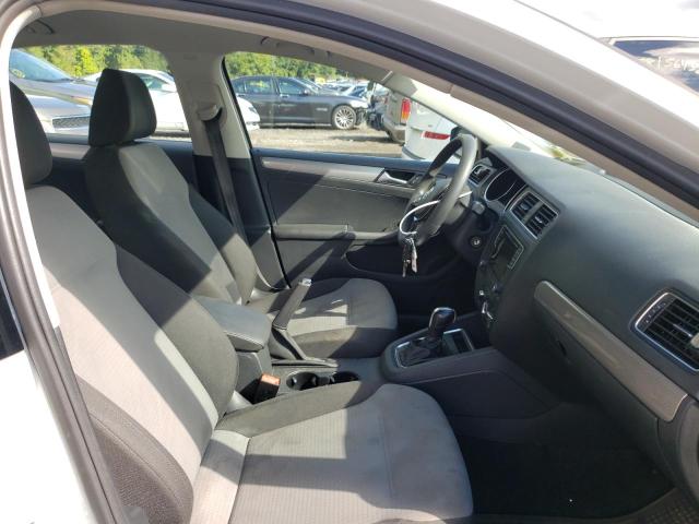 Photo 5 from auction – 2017 VOLKSWAGEN JETTA S with VIN 3VW2B7AJ9HM400714