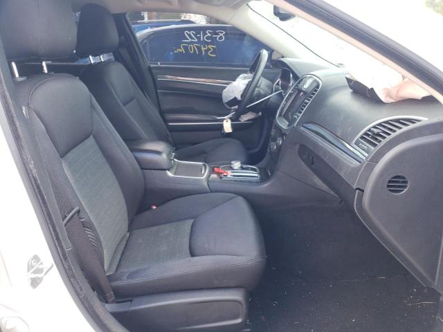 Photo 5 from auction – 2019 CHRYSLER 300 TOURIN with VIN 2C3CCARG3KH691053