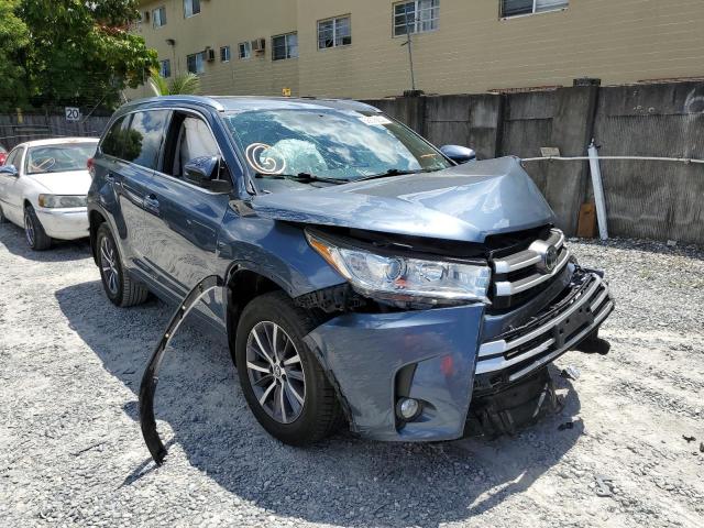 TOYOTA HIGHLANDER 2017 with VIN 5TDJZRFH8HS518684 - Photo from auction