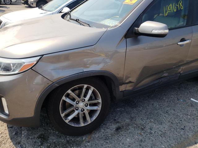 Photo 9 from auction – 2015 KIA SORENTO LX with VIN 5XYKT4A69FG615143