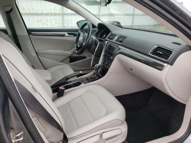 Photo 5 from auction – 2016 VOLKSWAGEN PASSAT SE with VIN 1VWBT7A34GC015964