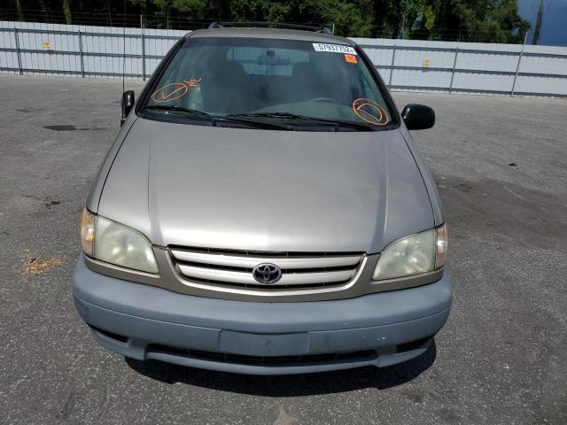Photo 9 from auction – 2002 TOYOTA SIENNA LE with VIN 4T3ZF13C02U433723